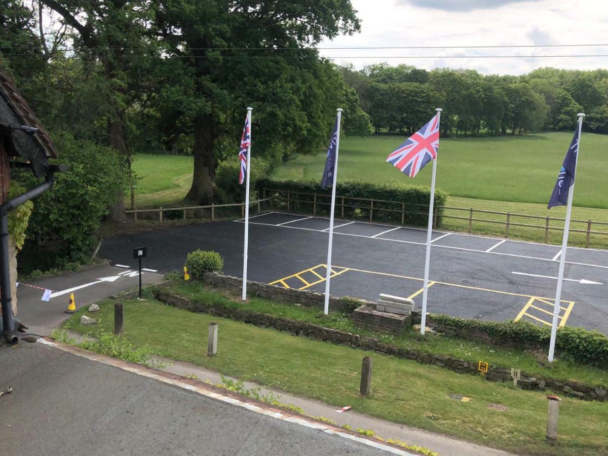 Trivelles Waterhall Country Gatwick & Airport Parking *